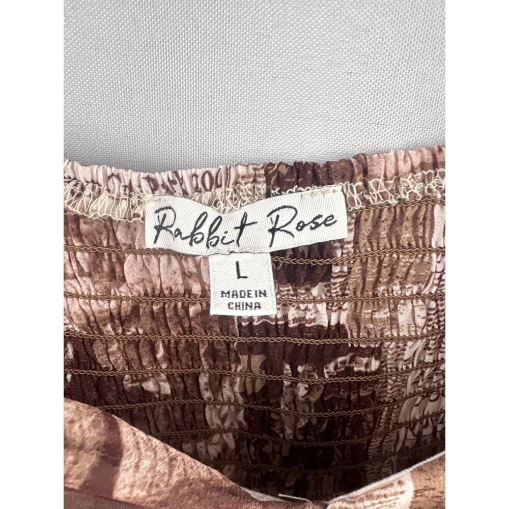 Women’s Rabbit Rose Large Brown & White Newspaper Patterned Cropped Blouse - Picture 4 of 5